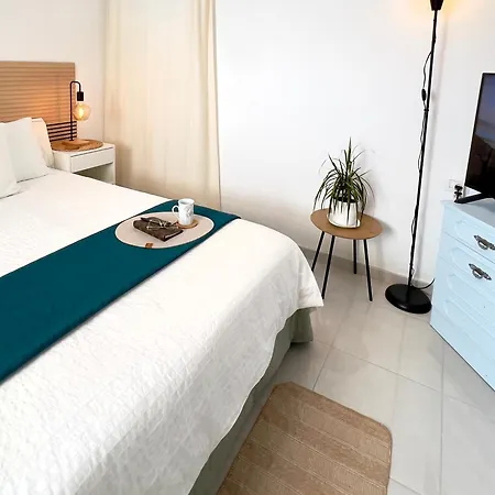 Alcamar Comfortable In The Center Of
